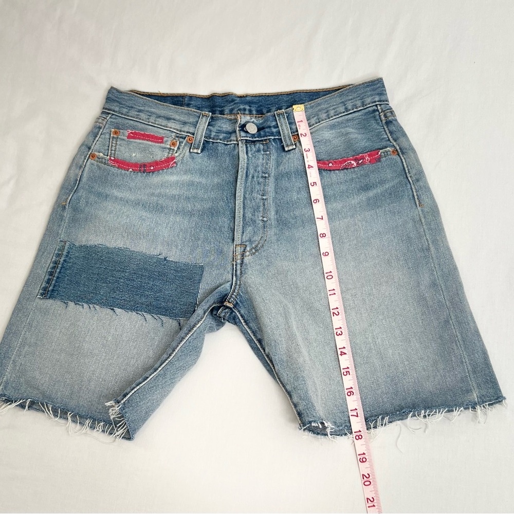 Levi's 501 Shorts Women's Size 32 Blue Denim High Rise Button Fly - Picture 6 of 10